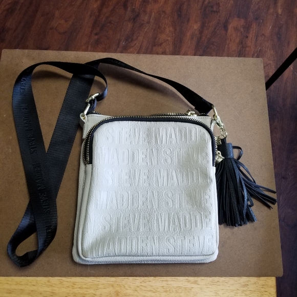 Steve Madden Handbags - Crossbody bag